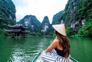 Teaching English in Vietnam: Salary, Requirements – What Teachers Wish They Knew